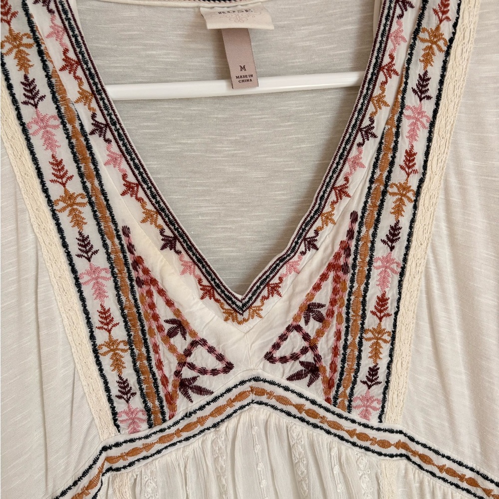 Knox Rose Cream Boho Embroidered V-Neck Top - Picture 2 of 4